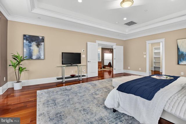 9715 SINGLETON DR, Bethesda, MD 20817