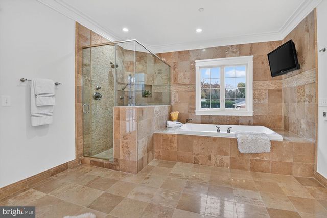 9715 SINGLETON DR, Bethesda, MD 20817