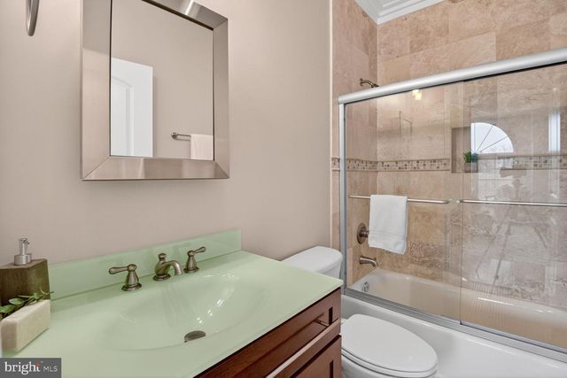 9715 SINGLETON DR, Bethesda, MD 20817