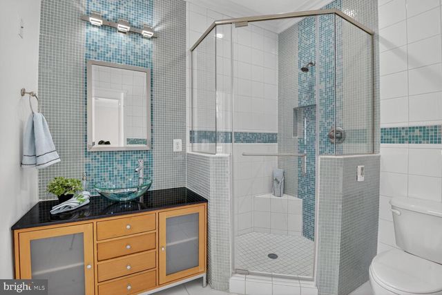 9715 SINGLETON DR, Bethesda, MD 20817