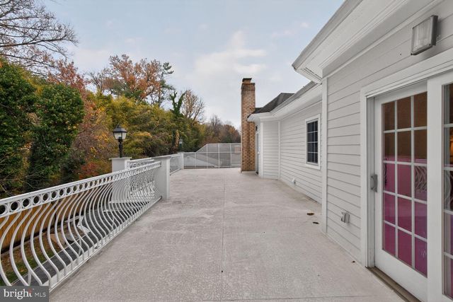 9715 SINGLETON DR, Bethesda, MD 20817