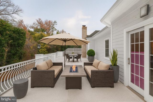 9715 SINGLETON DR, Bethesda, MD 20817