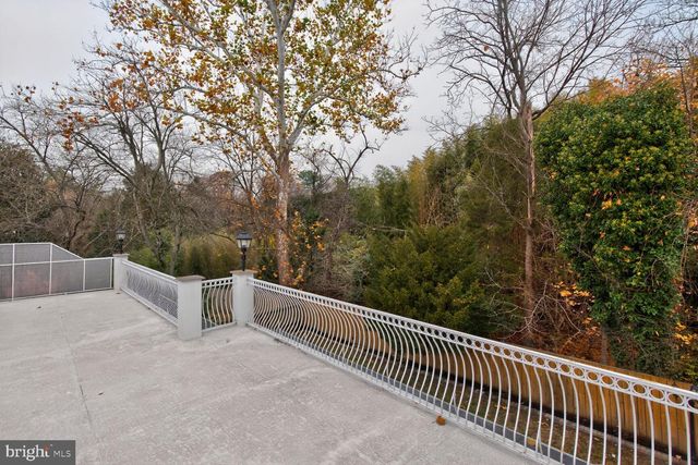 9715 SINGLETON DR, Bethesda, MD 20817