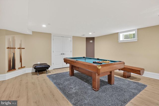 9715 SINGLETON DR, Bethesda, MD 20817