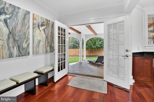 9715 SINGLETON DR, Bethesda, MD 20817