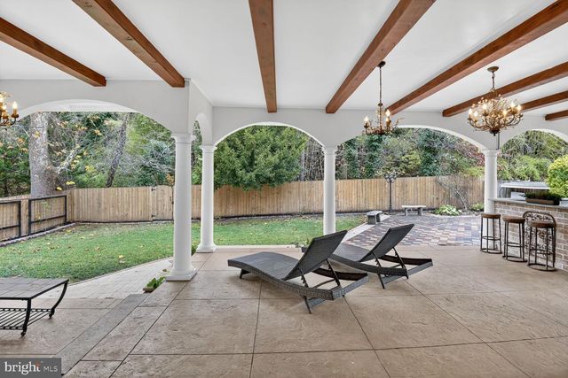 9715 SINGLETON DR, Bethesda, MD 20817