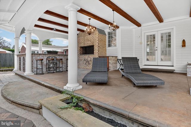 9715 SINGLETON DR, Bethesda, MD 20817