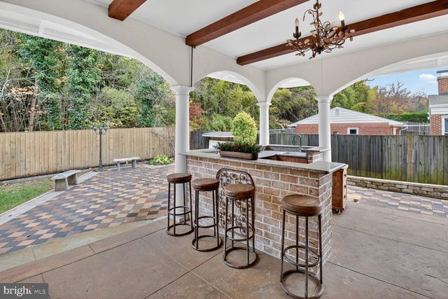 9715 SINGLETON DR, Bethesda, MD 20817