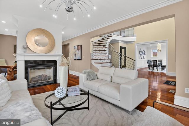 9715 SINGLETON DR, Bethesda, MD 20817