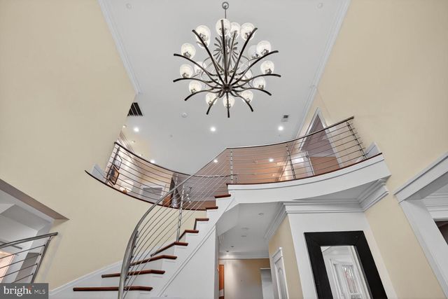 9715 SINGLETON DR, Bethesda, MD 20817