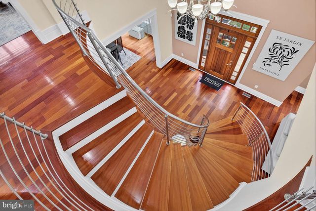 9715 SINGLETON DR, Bethesda, MD 20817