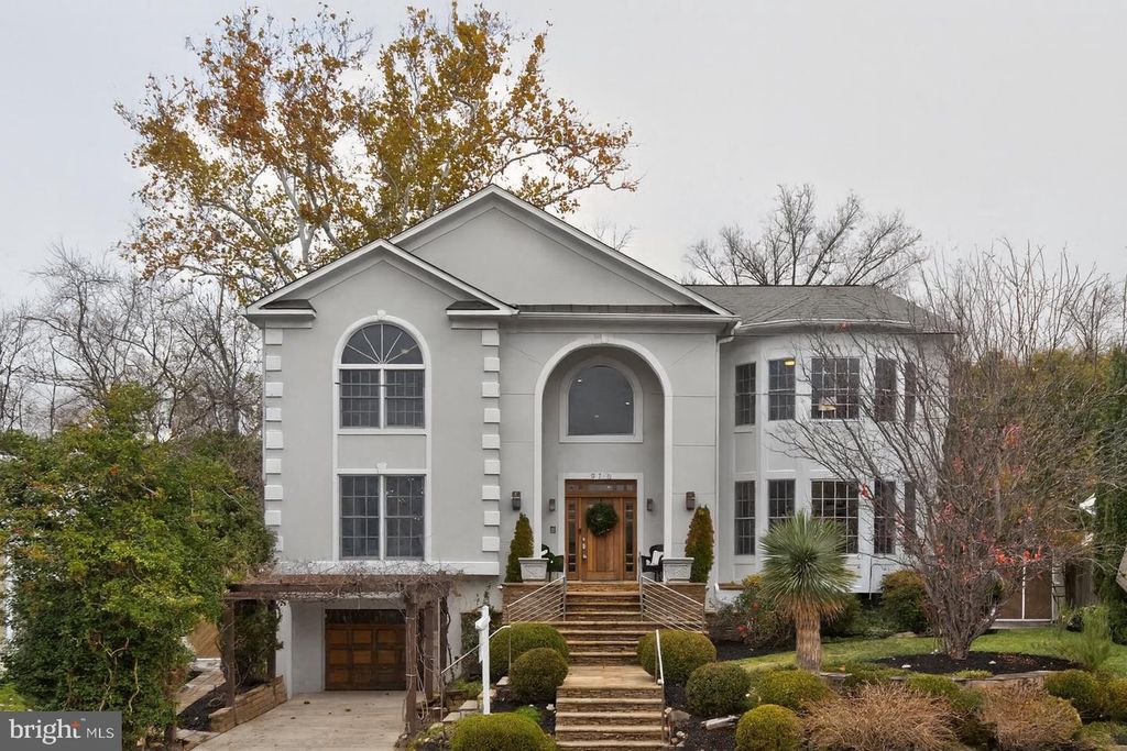 9715 SINGLETON DR, Bethesda, MD 20817