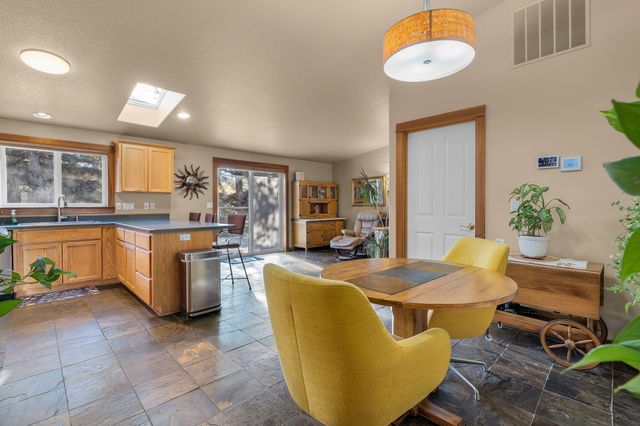 5800 NW 66th Lane, Redmond, OR 97756