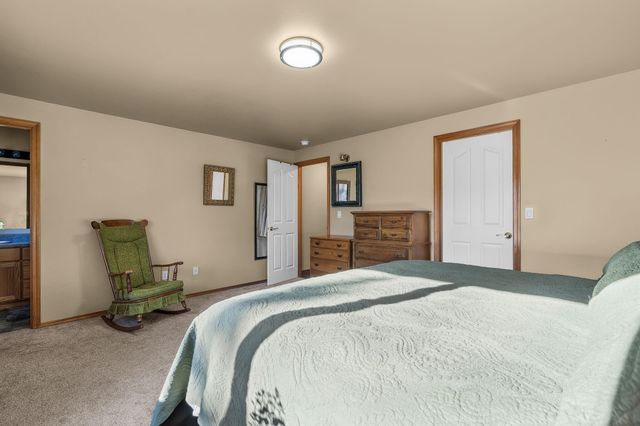 5800 NW 66th Lane, Redmond, OR 97756