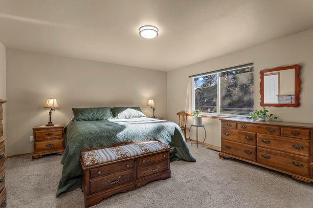 5800 NW 66th Lane, Redmond, OR 97756