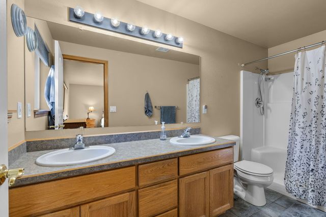 5800 NW 66th Lane, Redmond, OR 97756