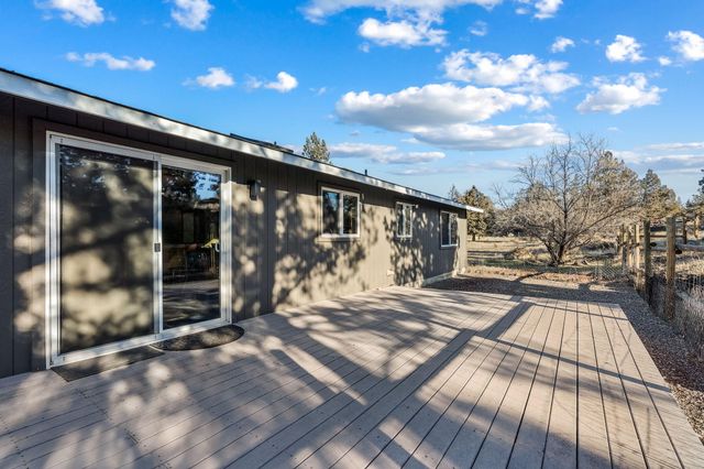 5800 NW 66th Lane, Redmond, OR 97756