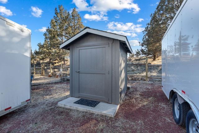 5800 NW 66th Lane, Redmond, OR 97756