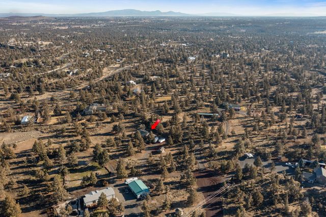 5800 NW 66th Lane, Redmond, OR 97756