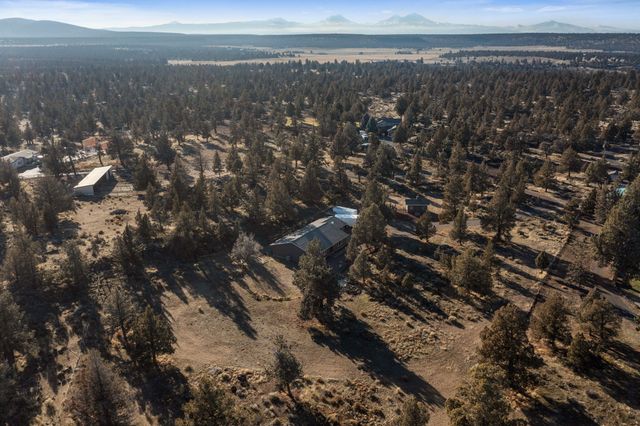 5800 NW 66th Lane, Redmond, OR 97756