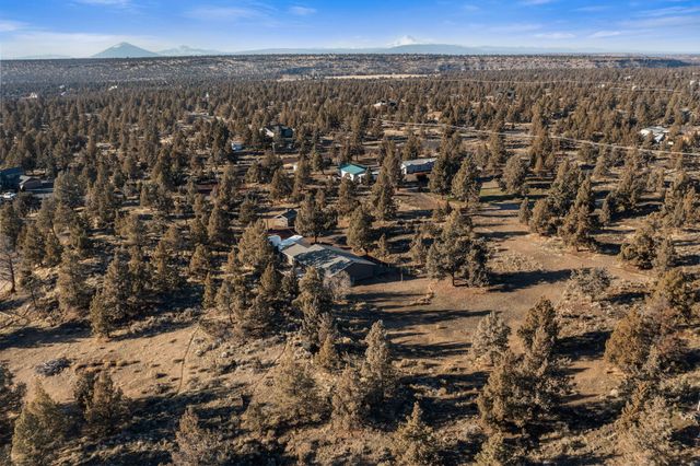 5800 NW 66th Lane, Redmond, OR 97756