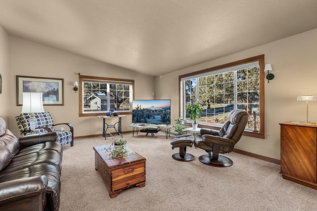 5800 NW 66th Lane, Redmond, OR 97756