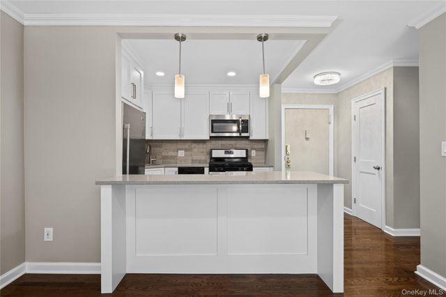 152 B N Broadway 2E, White Plains, NY 10603