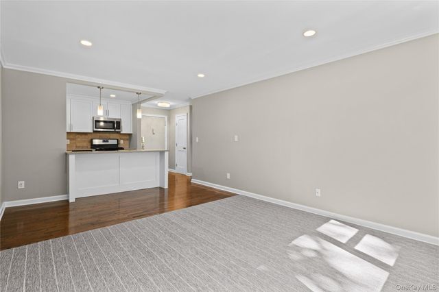 152 B N Broadway 2E, White Plains, NY 10603