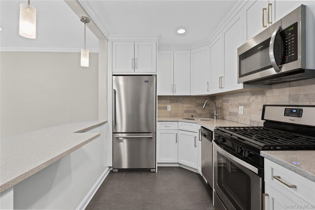 152 B N Broadway 2E, White Plains, NY 10603 — photo 3