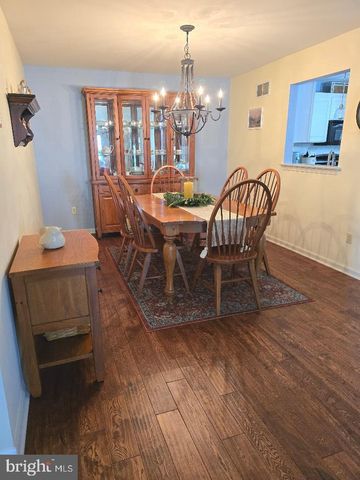 112 SUTHERLAND RD, Lancaster, PA 17603