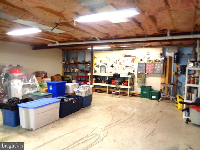 112 SUTHERLAND RD, Lancaster, PA 17603