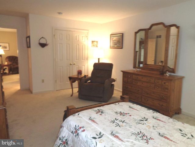 112 SUTHERLAND RD, Lancaster, PA 17603