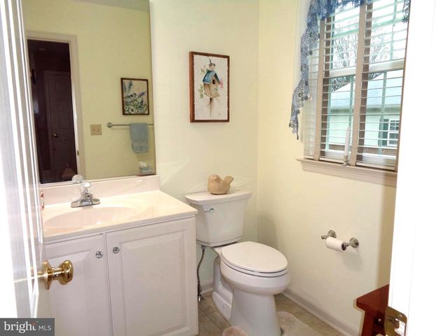112 SUTHERLAND RD, Lancaster, PA 17603