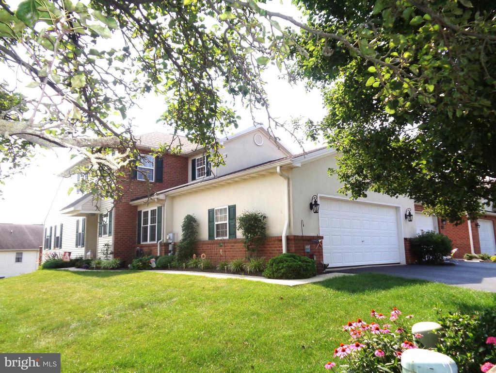 112 SUTHERLAND RD, Lancaster, PA 17603