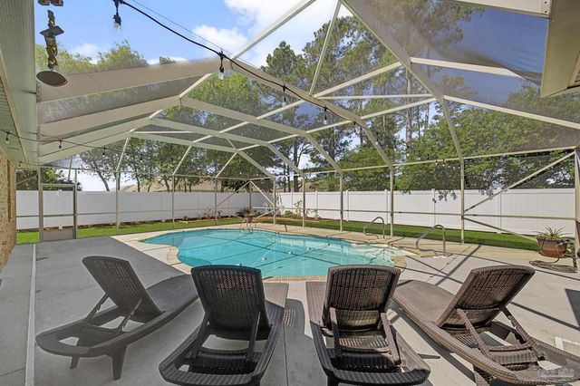 1795 Brightleaf Cir, Cantonment, FL 32533
