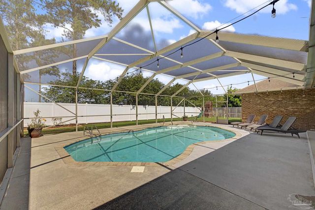 1795 Brightleaf Cir, Cantonment, FL 32533