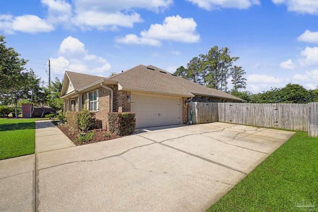 1795 Brightleaf Cir, Cantonment, FL 32533