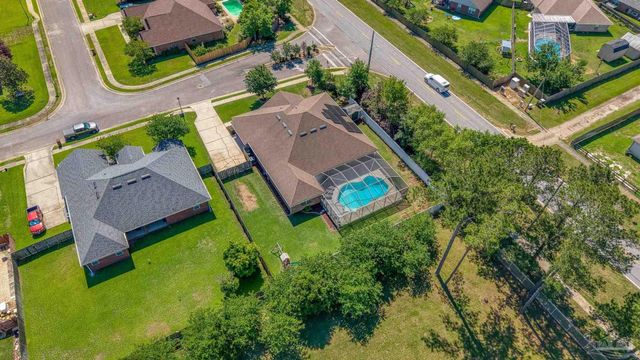 1795 Brightleaf Cir, Cantonment, FL 32533