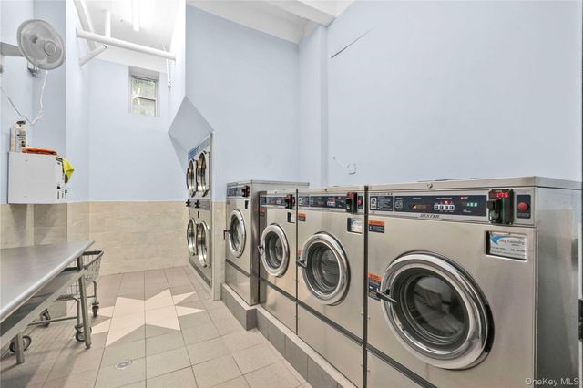 170-06 Crocheron Avenue 2E, Flushing, NY 11358
