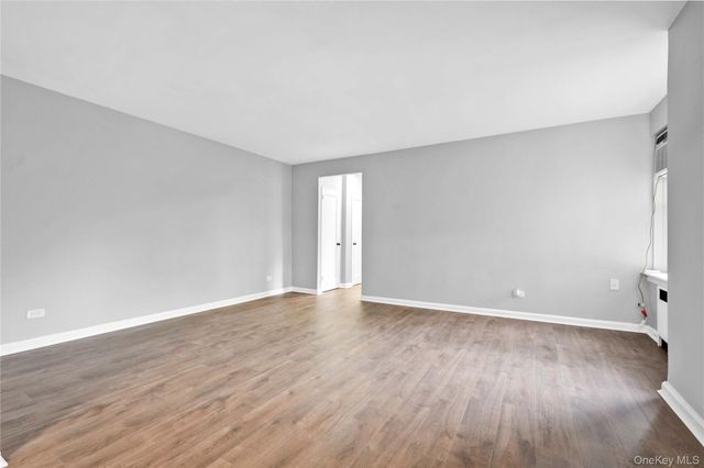 170-06 Crocheron Avenue 2E, Flushing, NY 11358