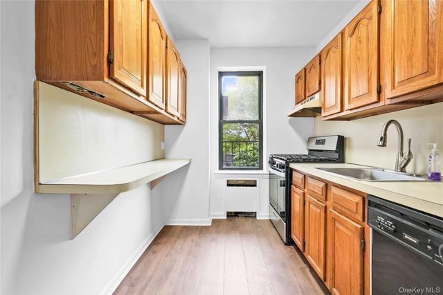 170-06 Crocheron Avenue 2E, Flushing, NY 11358