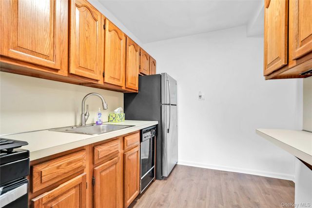 170-06 Crocheron Avenue 2E, Flushing, NY 11358