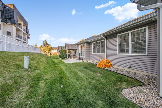 2331 Waterford Circle W, Schererville, IN 46375