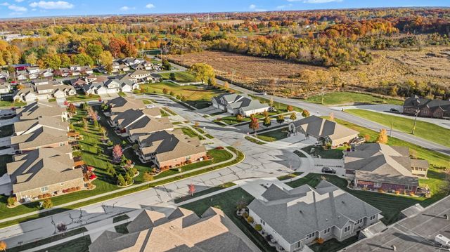 2331 Waterford Circle W, Schererville, IN 46375