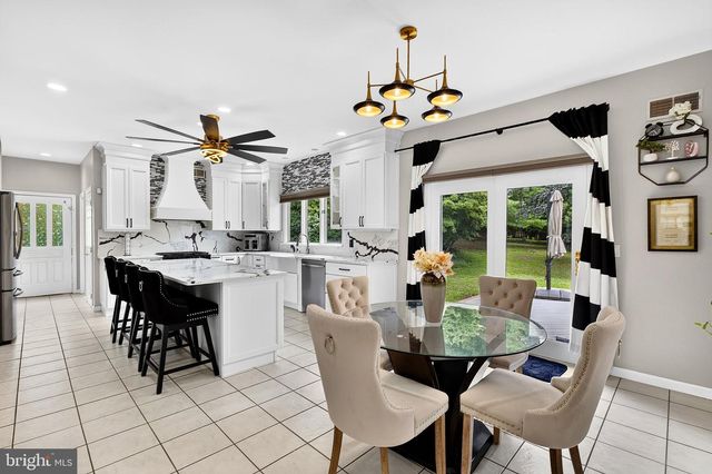 15 SCENIC DR, Ewing, NJ 08628