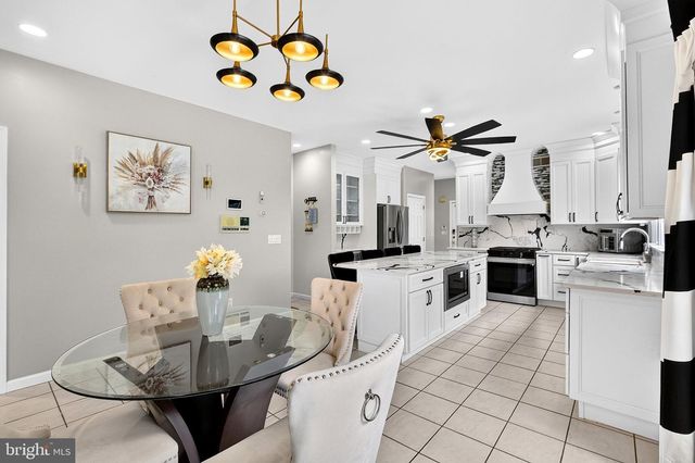 15 SCENIC DR, Ewing, NJ 08628