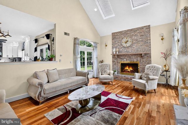 15 SCENIC DR, Ewing, NJ 08628