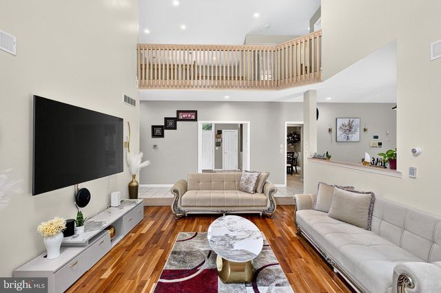 15 SCENIC DR, Ewing, NJ 08628