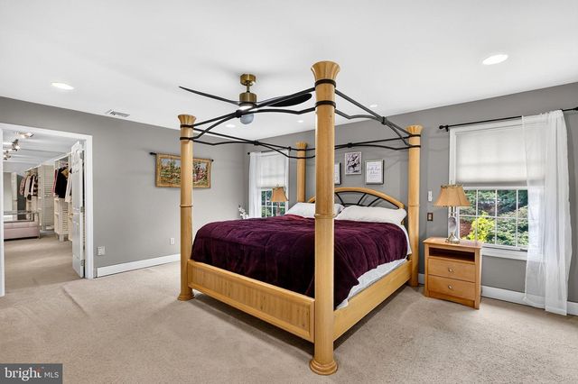 15 SCENIC DR, Ewing, NJ 08628