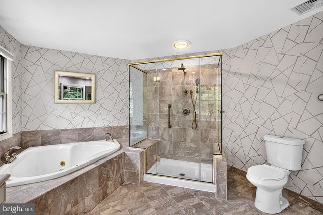 15 SCENIC DR, Ewing, NJ 08628